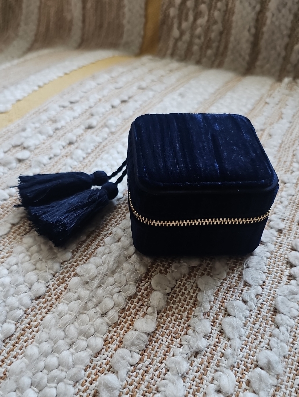 Sézane Navy Embossed Velvet Jewelry Box